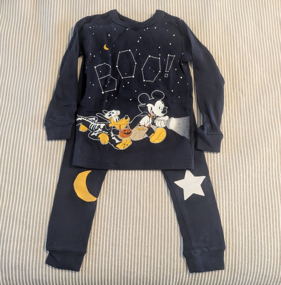 GAP X Disney Mickey & Pluto Halloween Pajamas